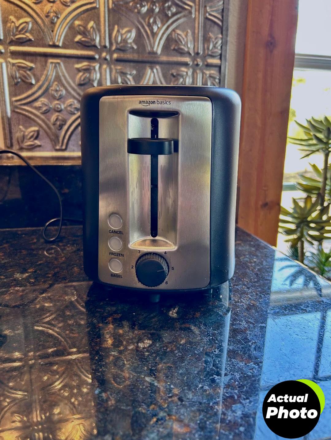 amazon-basics-toaster-2-slice-black-silver-foto-1