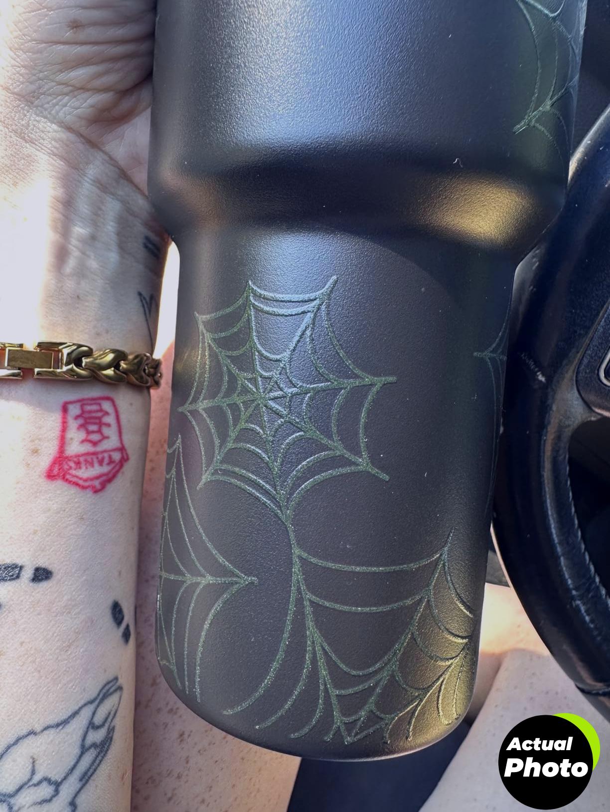 simple-modern-halloween-tumbler-spiderwebs-40oz-foto-3